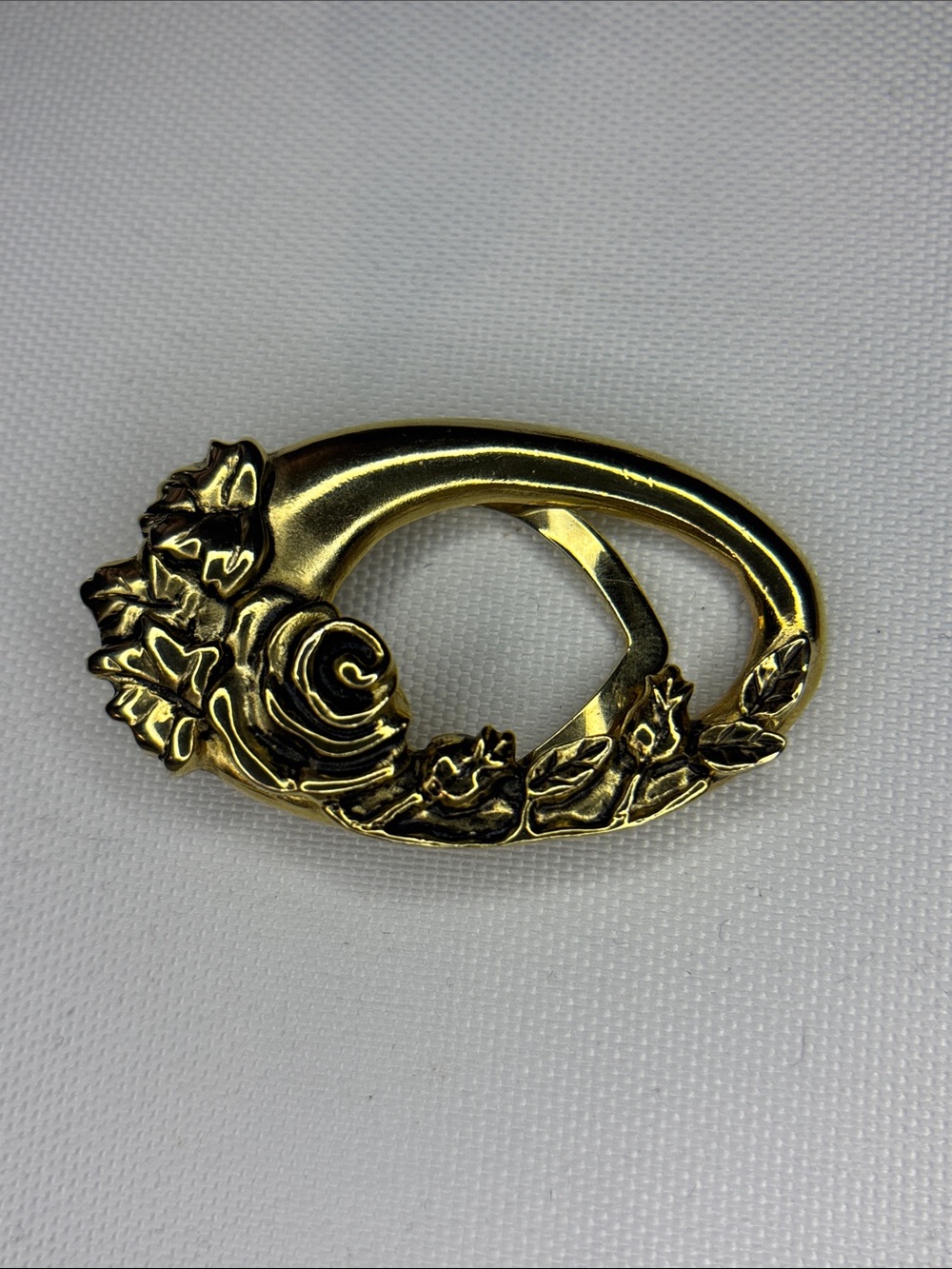 vintage stamped made in England the pack Goldtone floral scarf clip